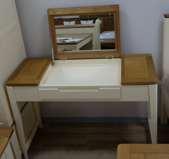ANKHANG VALENCIA DRESSING TABLE WITH MIRROR/Стол туалетный с зеркалом VAL-BTD/KD/2M 1100*450*790 Массив Гевеии (Д.1100 * В.450 * Г.790 мм)