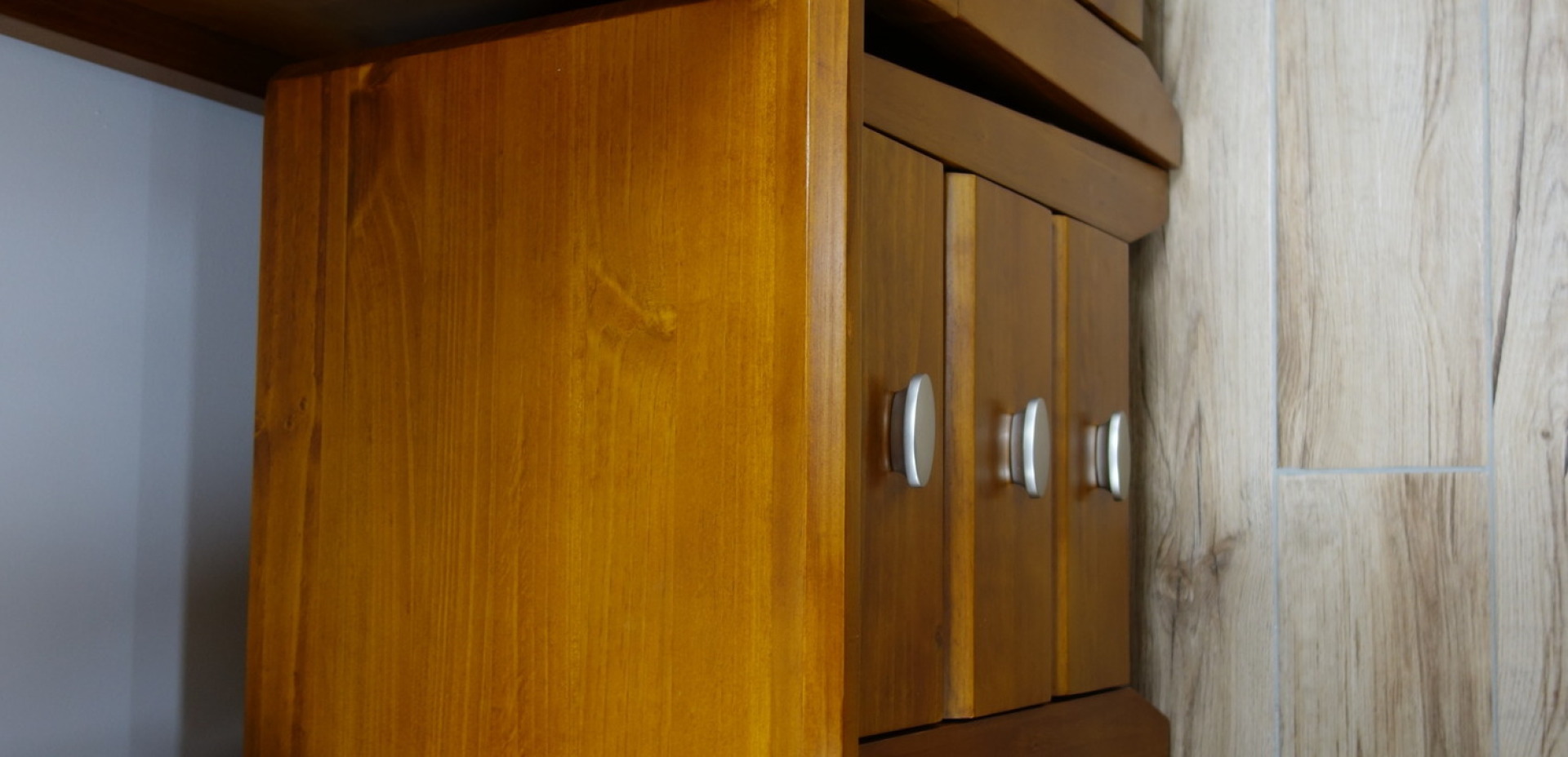 ANKHANG DUNEDIN BEDSIDE TABLE 3 DRWS/Тумба прикроватная DUNBST03 460